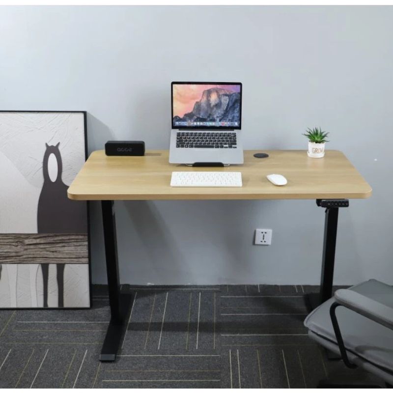 výškově nastavitelný stůl bestberg